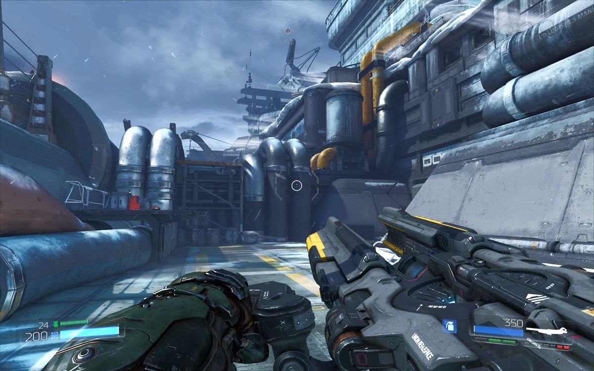 Doom (Windows) screenshot: At a futuristic space station