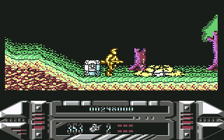 A.M.C.: Astro Marine Corps (Commodore 64) screenshot: What the hell is that thing?