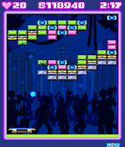 Block Breaker Deluxe (J2ME) screenshot: The green bricks show cracks because they need to be hit multiple times.