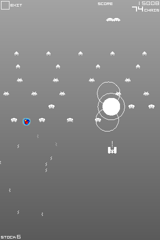 Space Invaders Infinity Gene (iPhone) screenshot: Keep killing enemies in a row to increase your chain