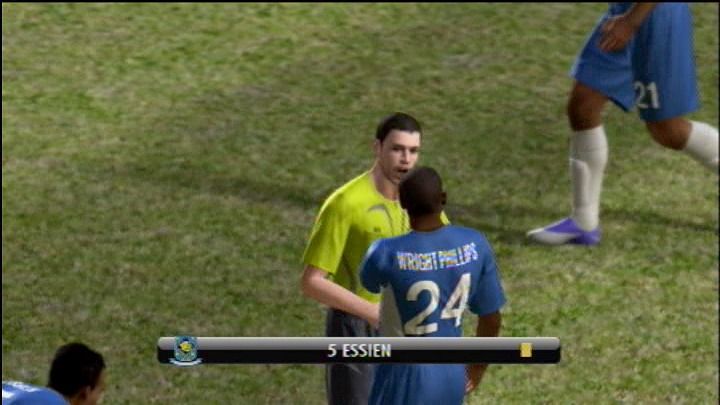 PES 2008: Pro Evolution Soccer (PlayStation 3) screenshot: Players protest against the yellow card.
