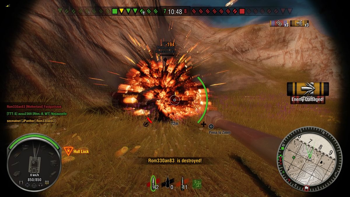World of Tanks: The Motherland (PlayStation 4) screenshot: Blasting enemy Motherland tank with my Jagdpanther