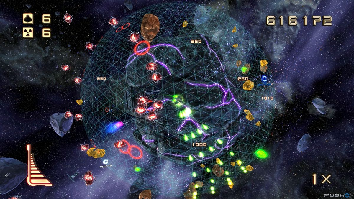 Super Stardust Ultra (PlayStation 4) screenshot: Six spare lives and six bombs at your disposal