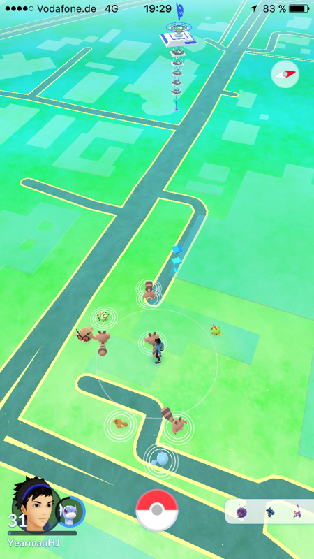 Pokémon GO (iPhone) screenshot: I hope I have enough PokéBalls in my inventory...
