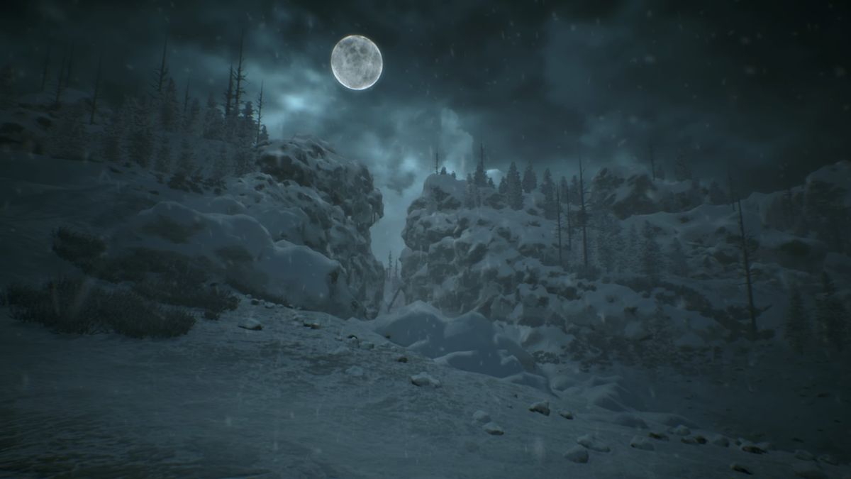 Kholat (PlayStation 4) screenshot: Full moon may be spooky, but it's a very useful light source on your journey