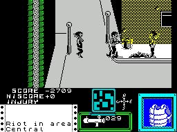 Death Wish 3 (ZX Spectrum) screenshot: Fighting the street punks outside.