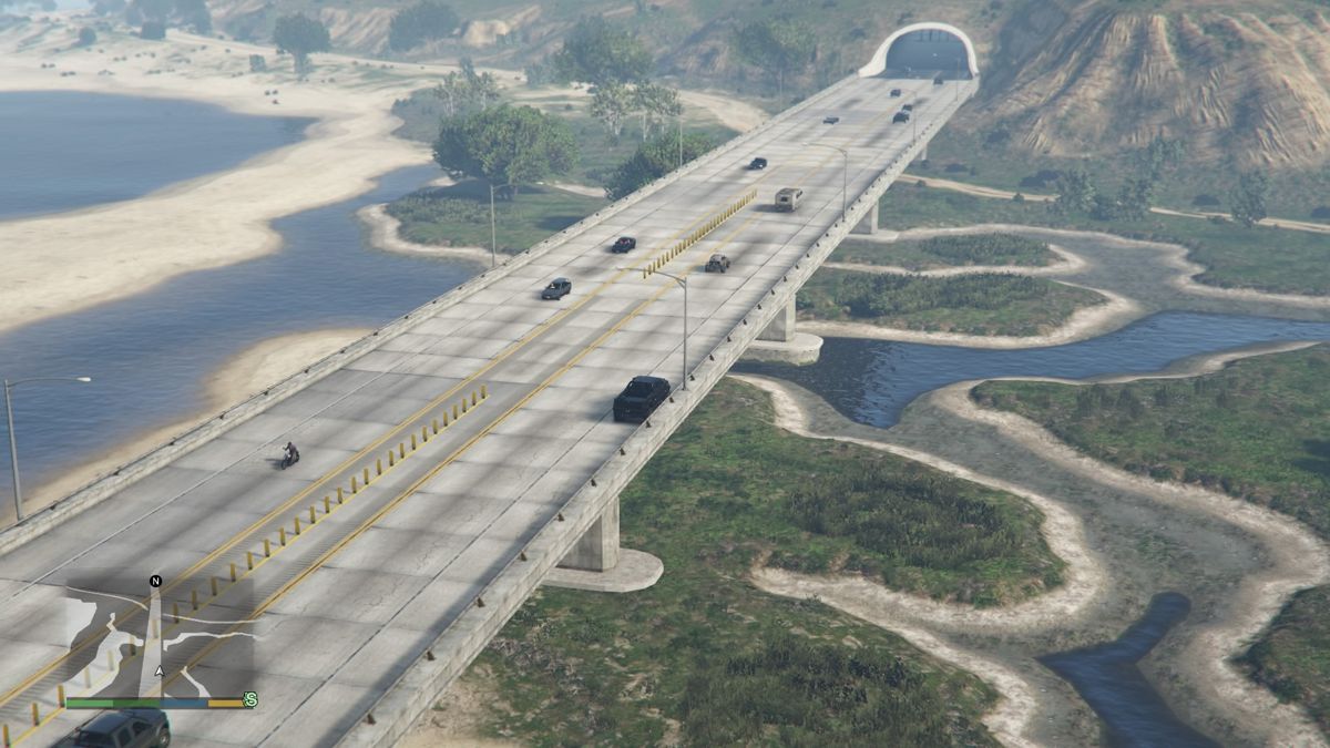 Grand Theft Auto V (PlayStation 4) screenshot: Bridge