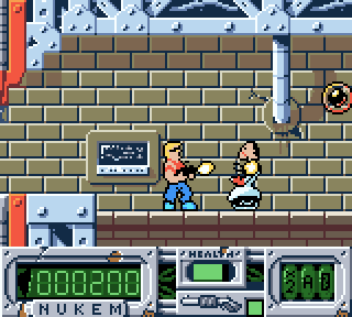 Duke Nukem (Game Boy Color) screenshot: Fighting the enemy