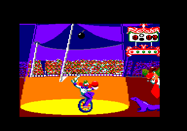 Fiendish Freddy's Big Top O' Fun (Amstrad CPC) screenshot: He tossed me a bomb