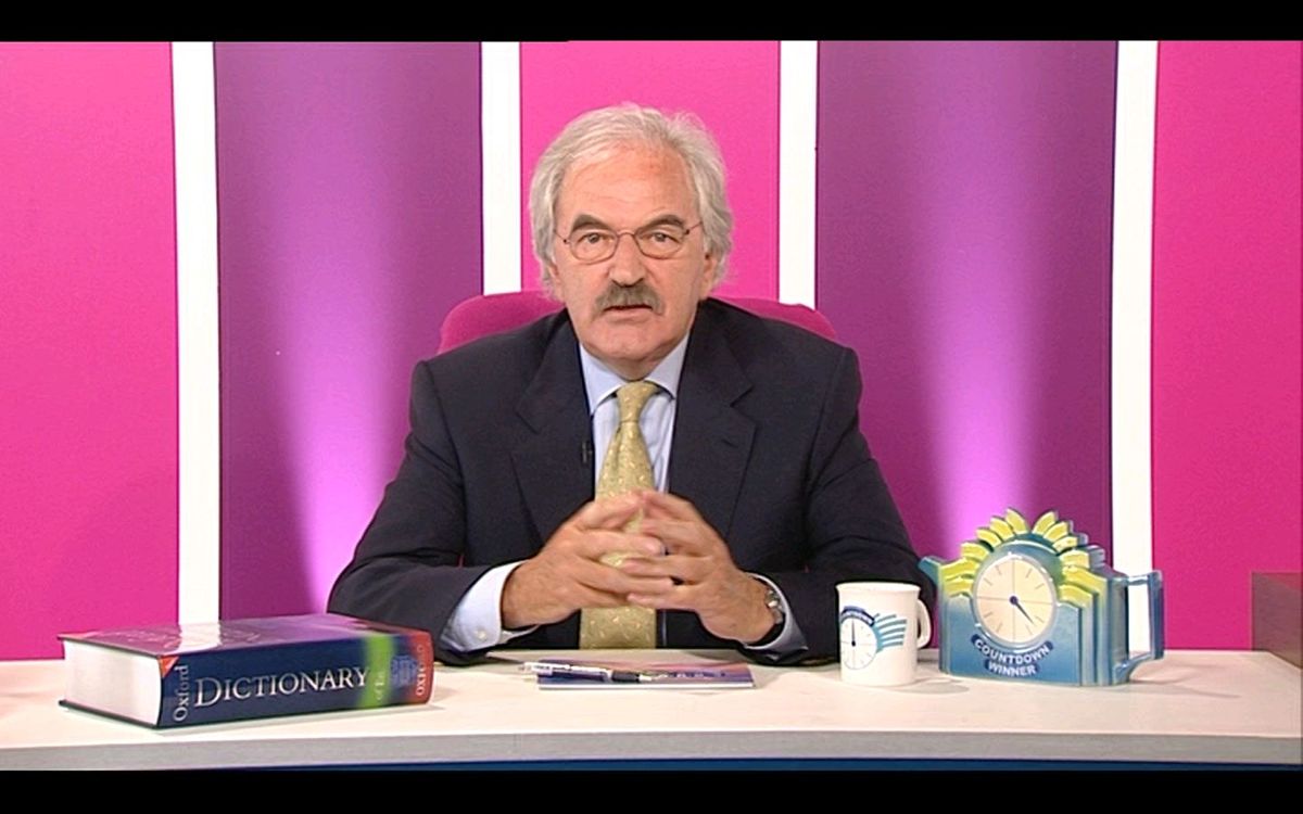 Countdown: DVD Game (DVD Player) screenshot: Here's Des Lynam introducing the show. he introduces quite a few other bits but never moves from the spot so this will be the only screenshot of him