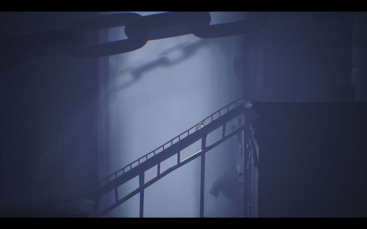 Little Nightmares (Windows) screenshot: The camera zooms out as you run up a long flight of stairs.