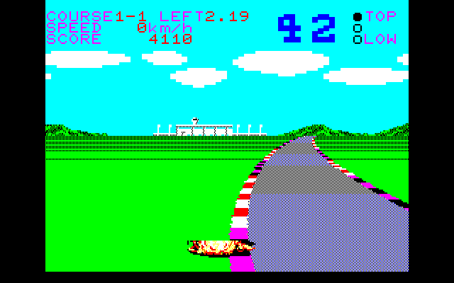 Hang-On (PC-88) screenshot: A nasty accident... a beautiful white house ahead...