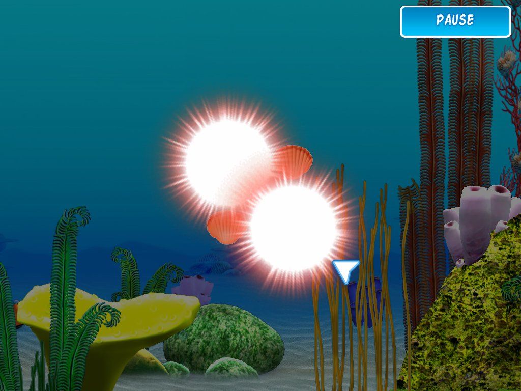 Tropical Dream: Underwater Odyssey (Windows) screenshot: I needed to open shells that have the same fish type to free them. I opened two that do.