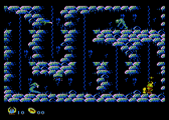 Vicky (Atari 8-bit) screenshot: Starting the game. That yellow blip near Vicky is the floating invulnerability indicator.