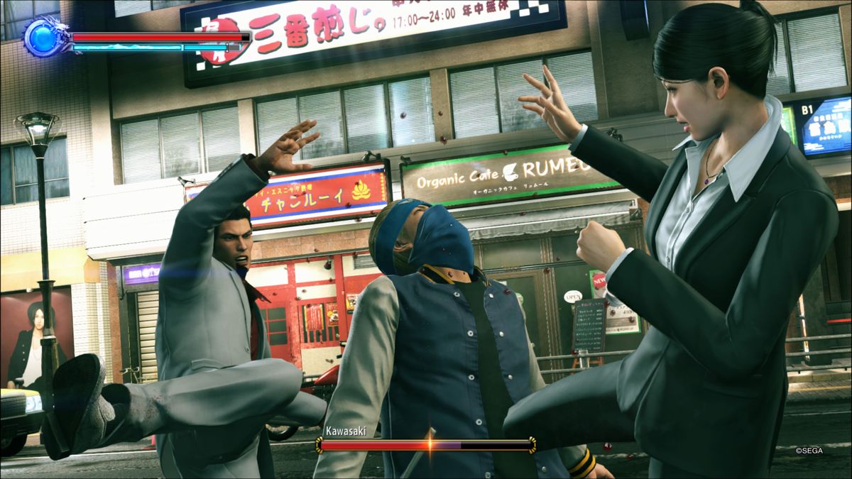Yakuza: Kiwami 2 (PlayStation 4) screenshot: When fighting with a partner, finishing move will include the partner as well