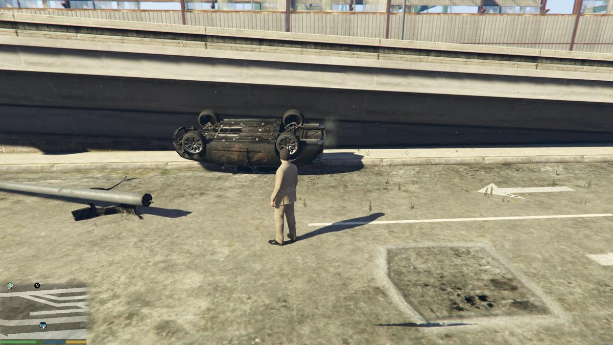 Grand Theft Auto V (Windows) screenshot: Cars that lands up side down doesn't catch fire anymore