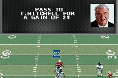 Madden NFL 2002 (Game Boy Advance) screenshot: Long throw for a big gain.