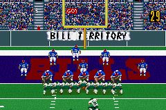 Madden NFL 2002 (Game Boy Advance) screenshot: Lining up for the extra point...