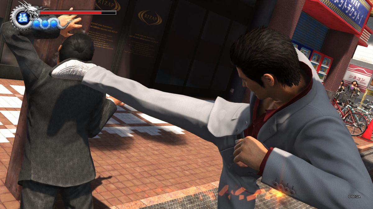 Yakuza 6: The Song of Life (PlayStation 4) screenshot: Teaching random goons some manners