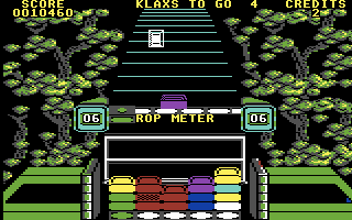 Klax (Commodore 64) screenshot: Attempting to build some klax's