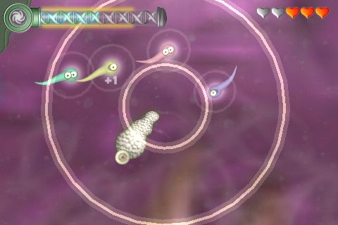 Spore Origins (iPhone) screenshot: Eat the small guys - that's the whole point of the game.