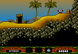 The Fantastic Adventures of Dizzy (DOS) screenshot: At the beach - no time for relax!