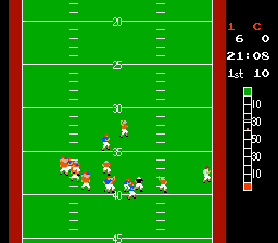 10-Yard Fight (NES) screenshot: Now my team must defend