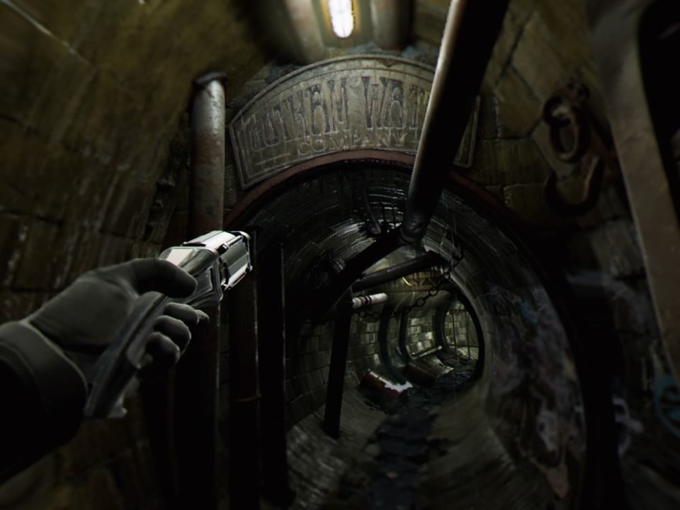 Batman: Arkham VR (PlayStation 4) screenshot: Entering through the sewer