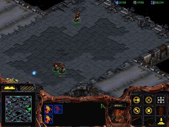StarCraft (Windows) screenshot: Destroying the Protoss Photon Cannon in Space