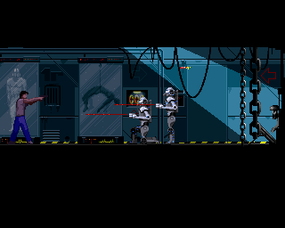 onEscapee (Amiga) screenshot: Fighting off robots in a base