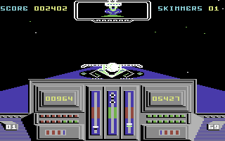 Deadringer (Commodore 64) screenshot: Being attacked on the outside edge
