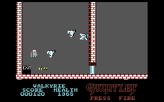 Gauntlet (Commodore 64) screenshot: Gameplay on the first level