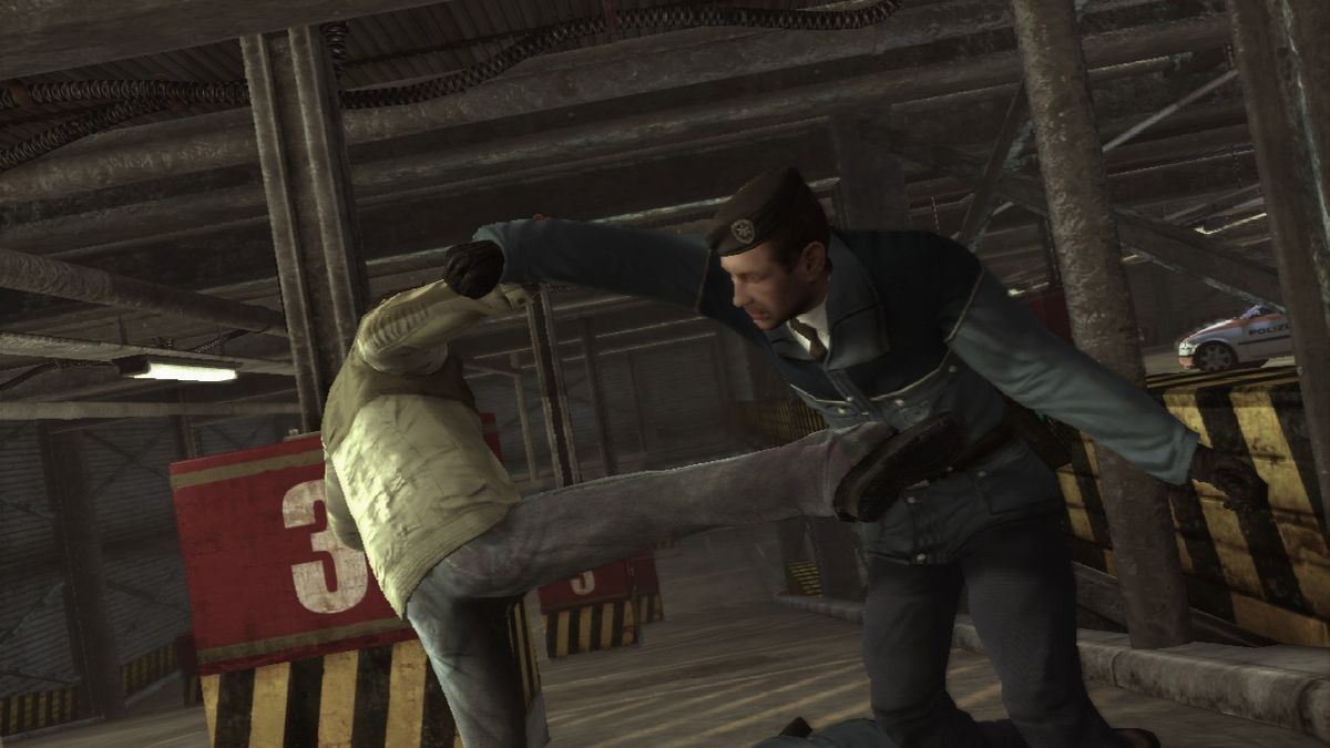 Robert Ludlum's The Bourne Conspiracy (PlayStation 3) screenshot: Quick takedown with kick in the stomach