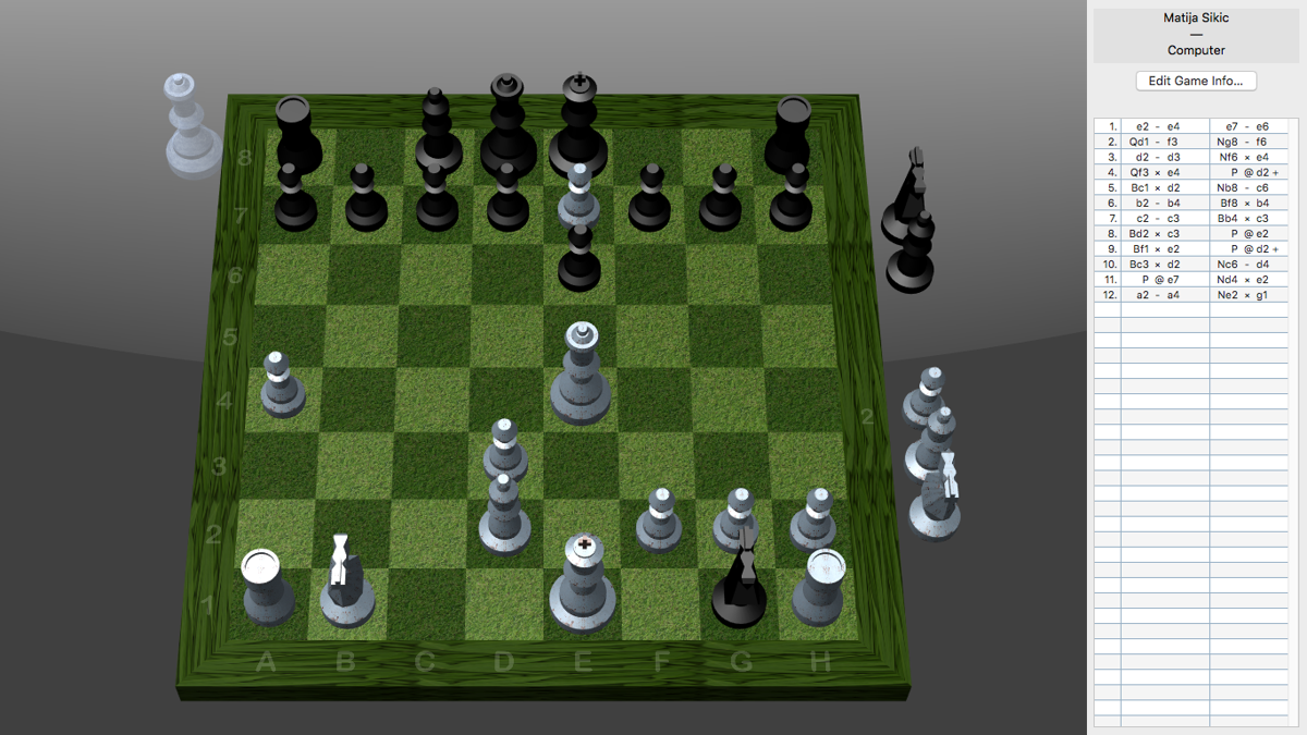 Mac OS X (included games) (Macintosh) screenshot: Chess (Mac OS El Capitan, Version 10.11.3) - Switching textures to grass chessboard and steel chess pieces (fullscreen mode)