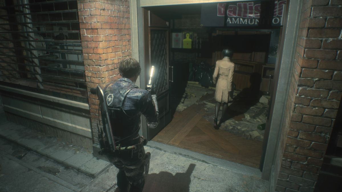 Resident Evil 2 (PlayStation 4) screenshot: Entering the gun store