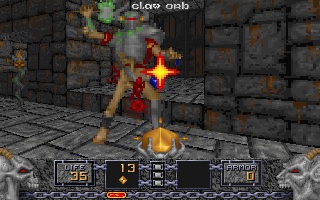 Heretic (DOS) screenshot: Knight with axe