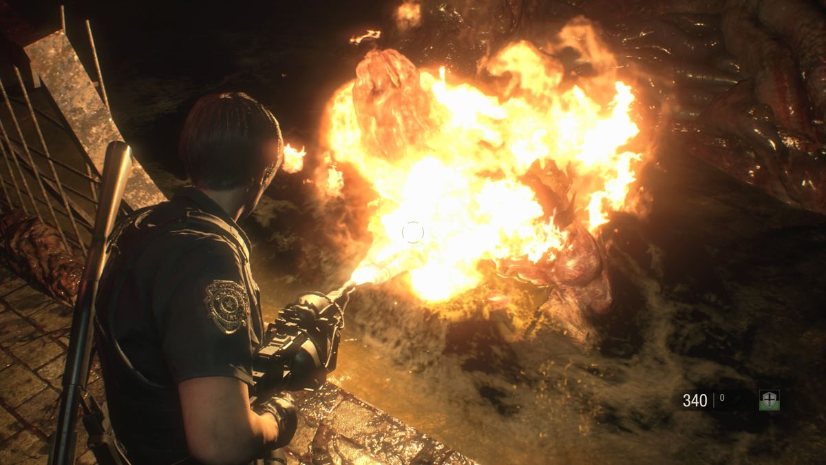 Resident Evil 2 (PlayStation 4) screenshot: Leon testing the newly acquired flamethrower