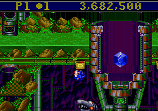 Sonic the Hedgehog: Spinball (Genesis) screenshot: The aim is to get that emerald