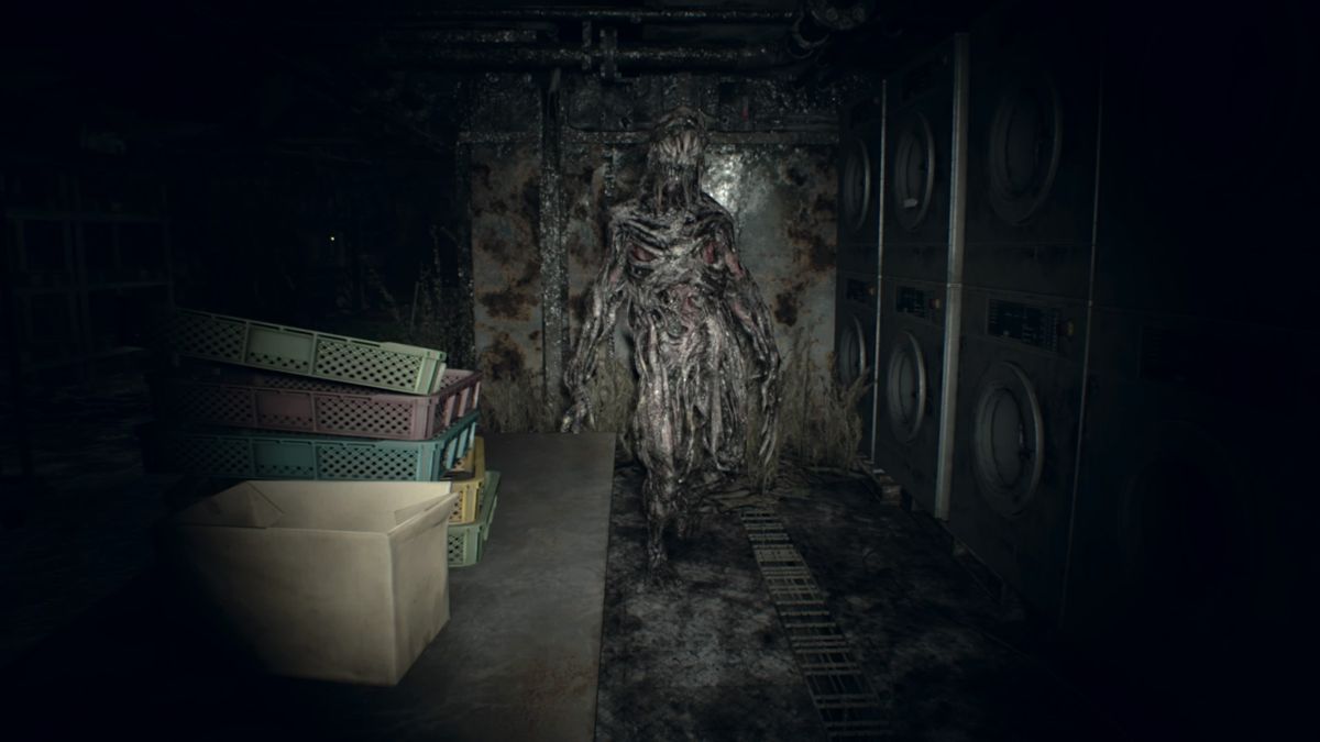 Resident Evil 7: Biohazard (PlayStation 4) screenshot: When you lack weapons, the game of hide and seek is the only option