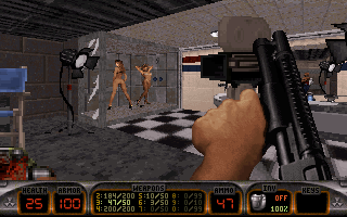 Duke Nukem's Penthouse Paradise (DOS) screenshot: Stumbled upon a photo shoot
