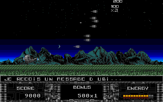 Intruder (Atari ST) screenshot: Beside bonus points also bonus multiplier can be found