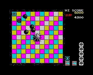 Motos (ZX Spectrum) screenshot: Round 3, power parts can be collected for the first time