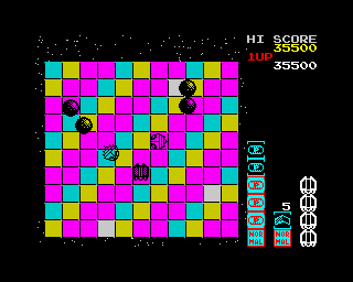 Motos (ZX Spectrum) screenshot: Round 11, these weird things are quite tricky without power parts