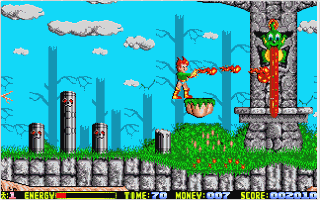 Son Shu-Shi (Atari ST) screenshot: Platforms serve a better option to conquer the level than shooting enemies.