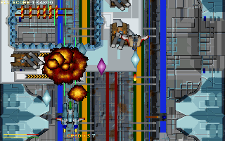 Vanguard Ace: Vertical Madness (DOS) screenshot: Some frantic action typical of the genre. Full screen PC mode.