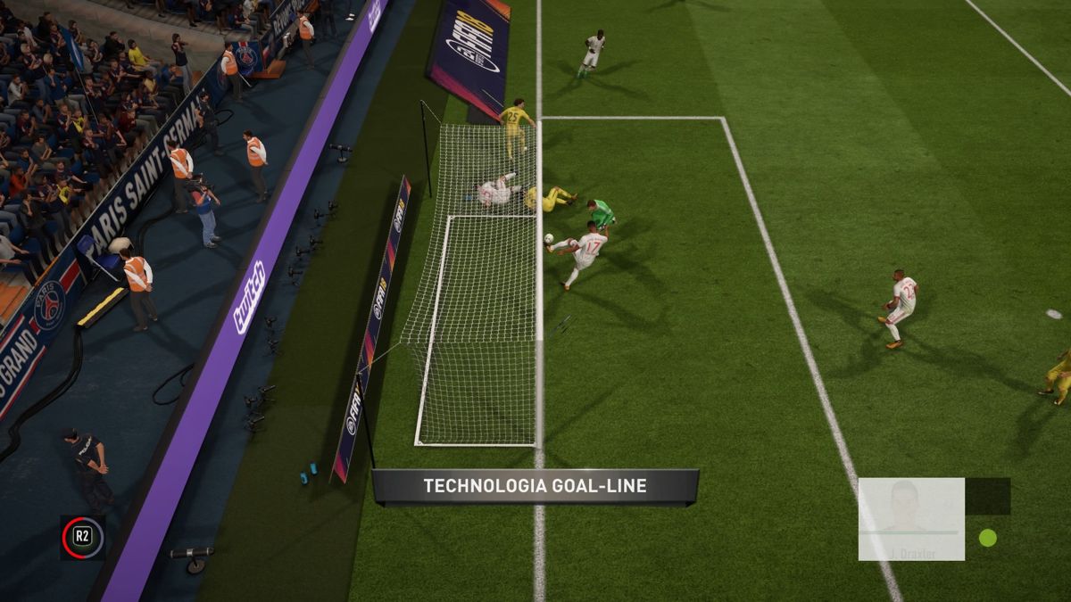 FIFA 18 (PlayStation 4) screenshot: Goal line technology