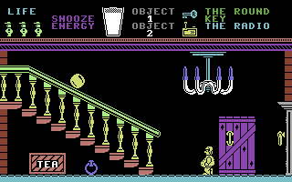 Pyjamarama (Commodore 64) screenshot: Which way now?