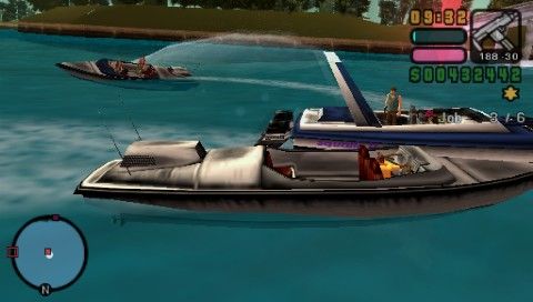 Grand Theft Auto: Vice City Stories (PSP) screenshot: Speed boat chase