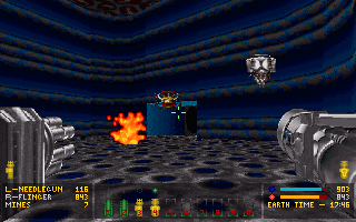 MadSpace (DOS) screenshot: More enemies floating around.