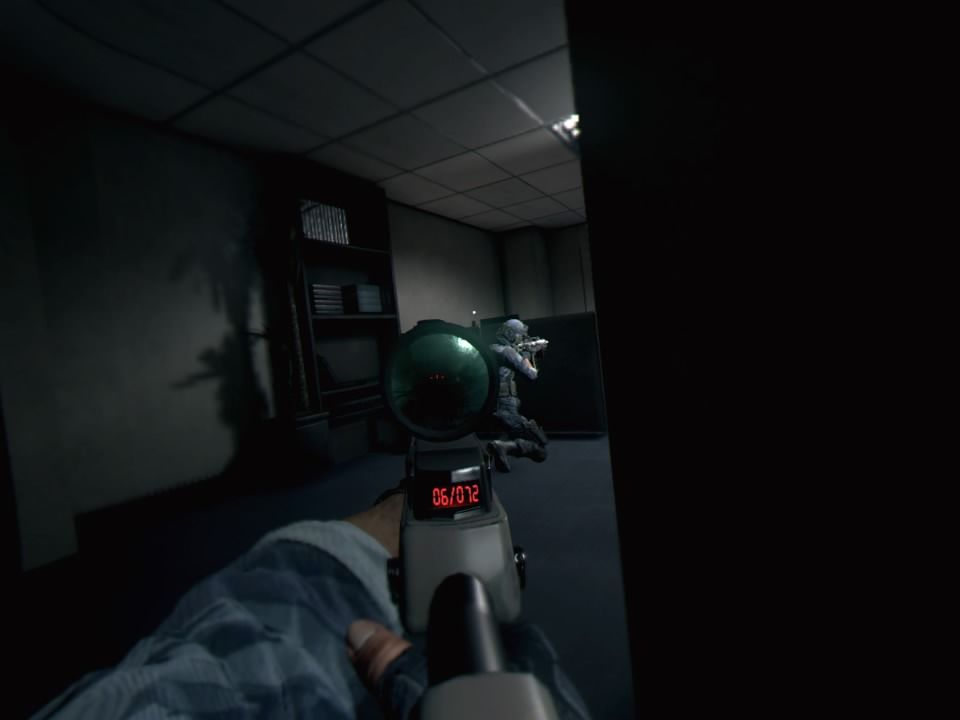 Bravo Team (PlayStation 4) screenshot: Found a sniper rifle lying around